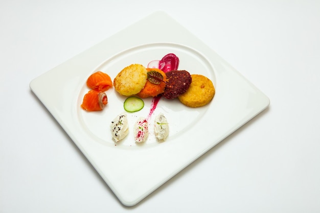 farfurie apetisantă cu preparat culinar